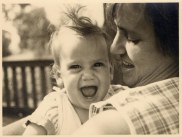 אימא וסנדיה הקטנה